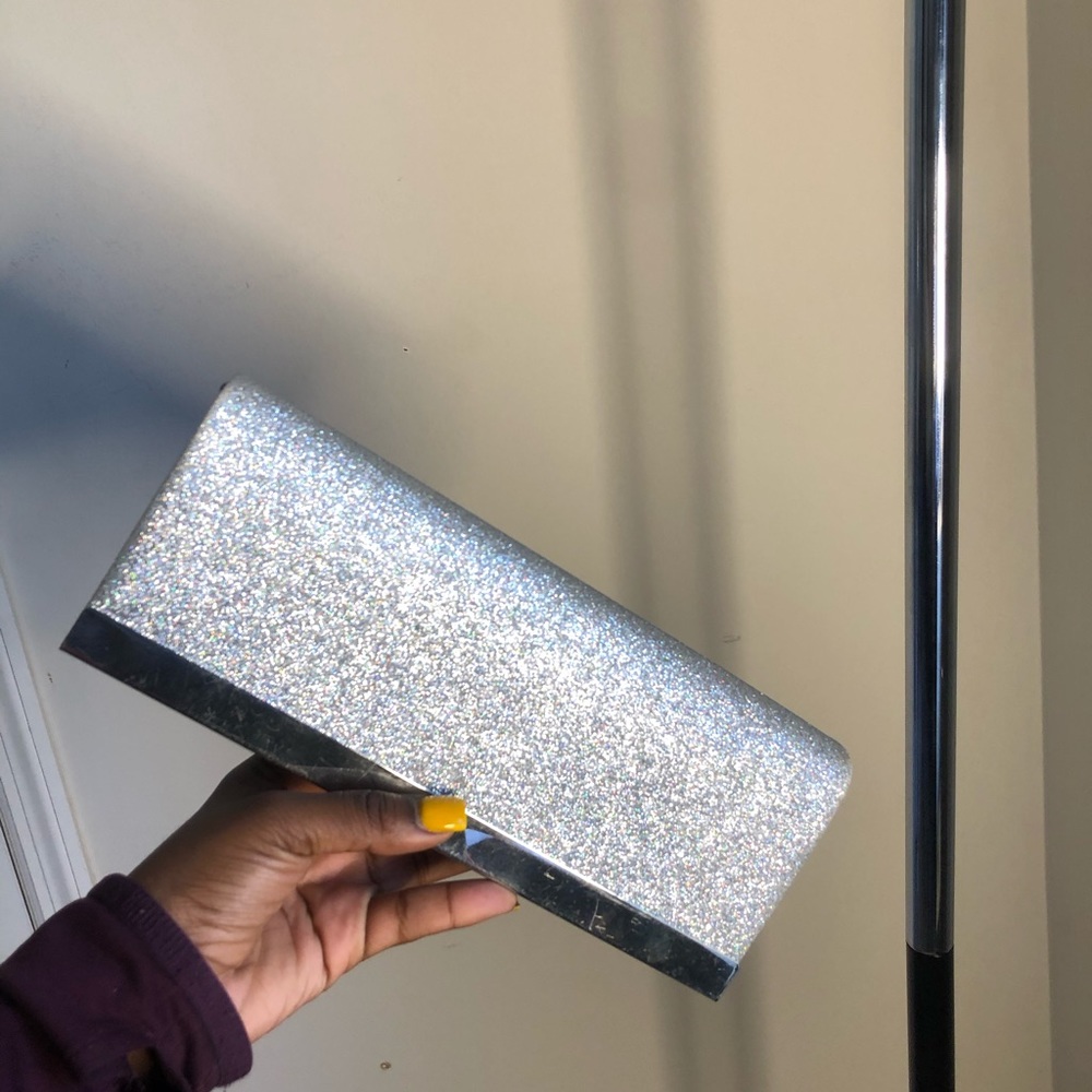 clutch purse